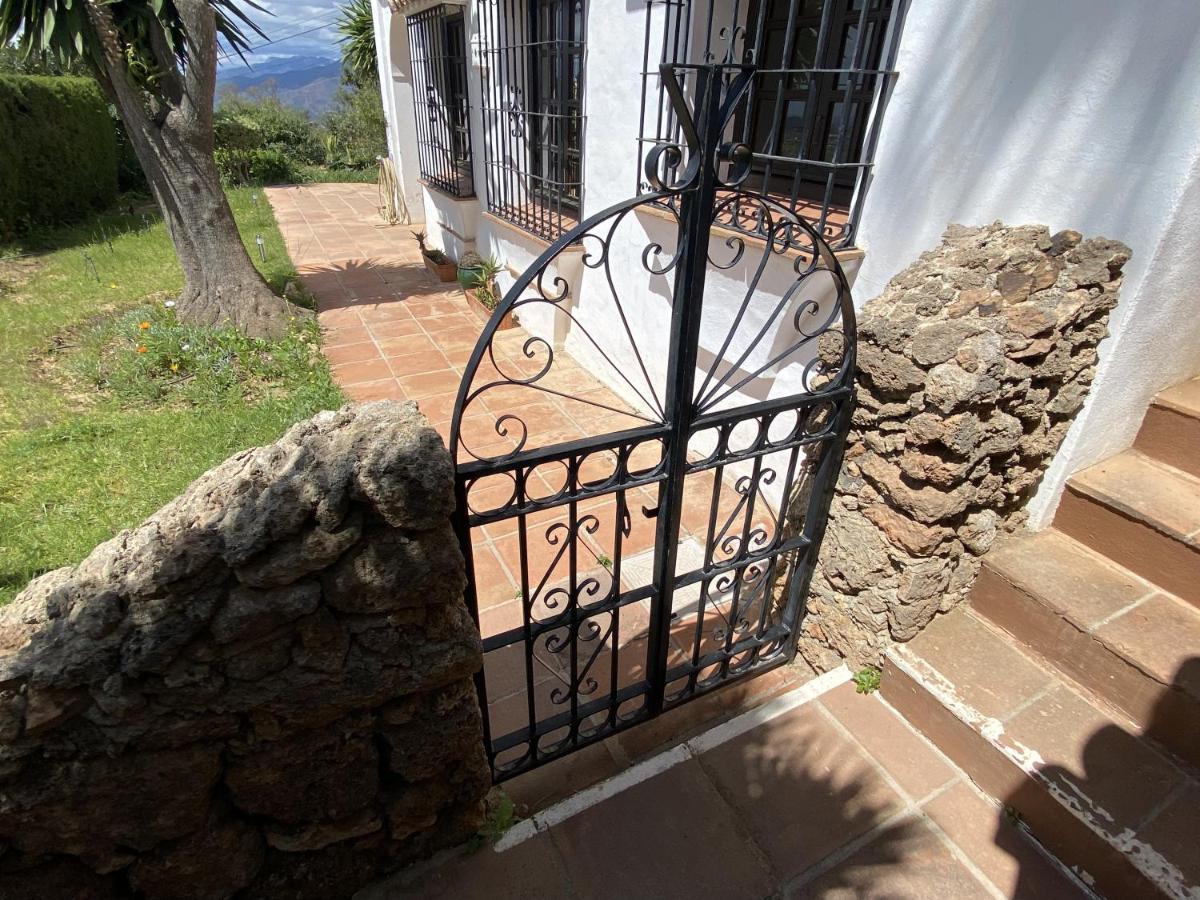 Villa Terraced House In The Mountains With Fantastic View à Málaga Extérieur photo